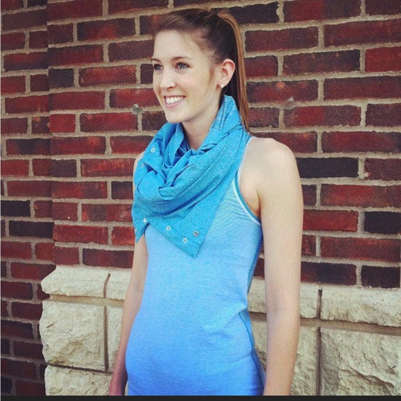 NWT Lululemon Vinyasa Scarf Blue RULU Heathered Porcelain (Reversible) - Picture 3 of 13
